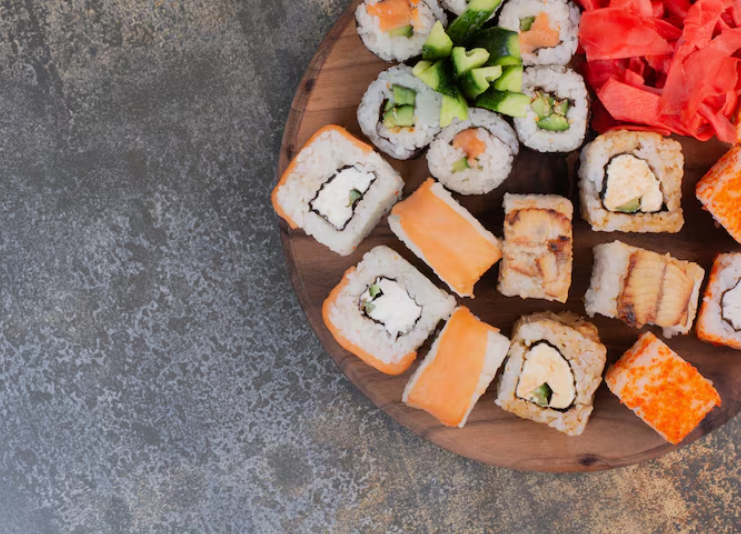 Как заказать роллы в Тюмени через службу доставки еды «Макароллыч»?